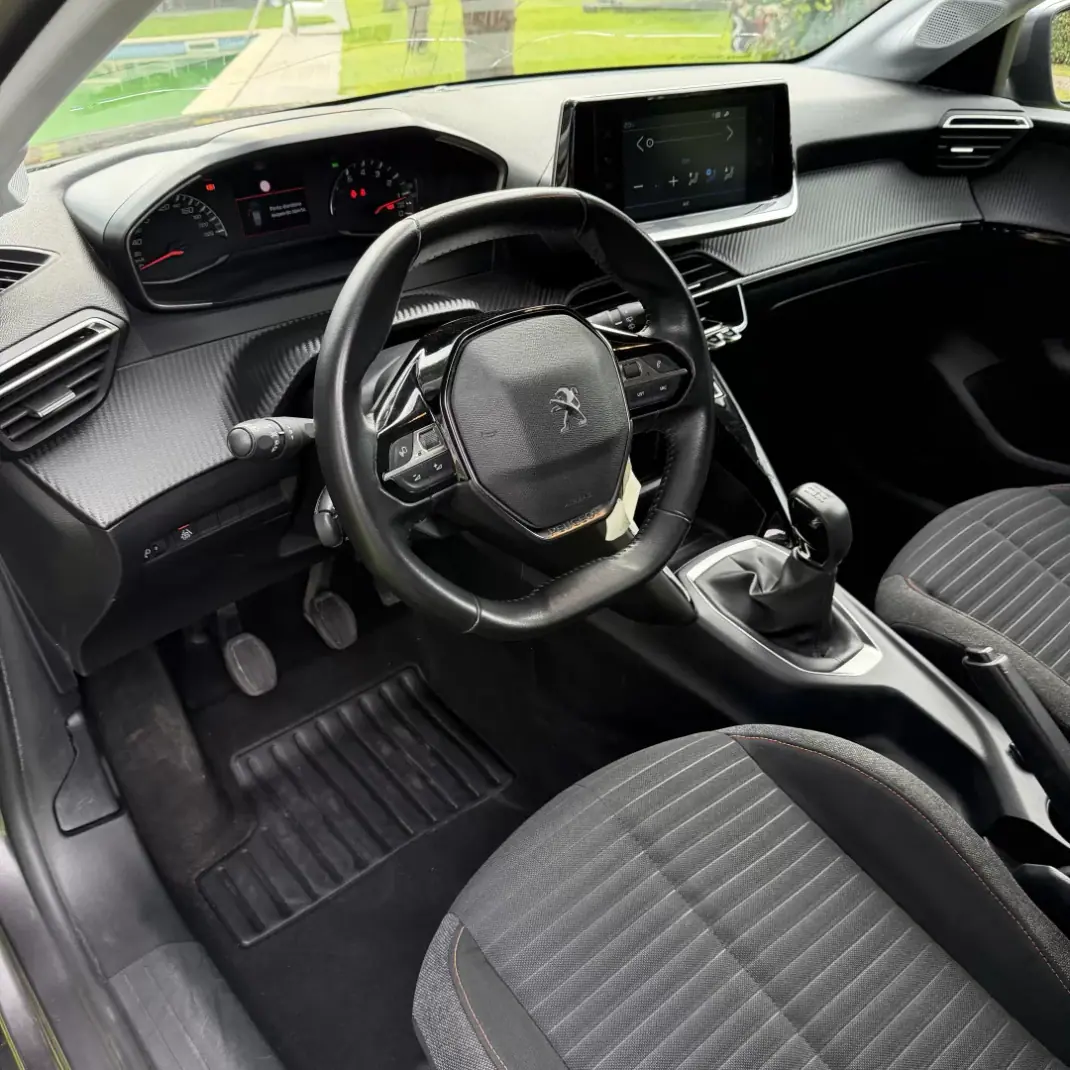 Peugeot 208 2022 - 13990 EUR, 51000 km - AUTO.MOTO.pt - 51000km - foto 9 de 23
