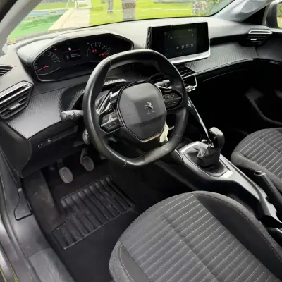 Peugeot 208 2022 - 13990 EUR, 51000 km - AUTO.MOTO.pt - 51000km - foto 9 de 23