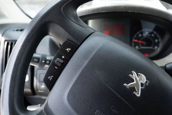 Peugeot Boxer 2020 - 17999 EUR, 157000 km - AUTO.MOTO.pt - 157000km - foto 16 de 17