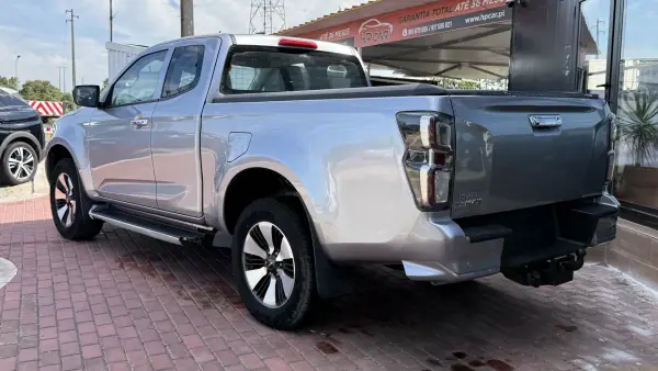 Isuzu D-Max 2021 - 31990 EUR, 140000 km - AUTO.MOTO.pt - 140000km - foto 8 de 33