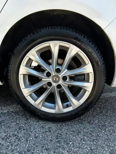 Renault Mégane 2019 - 14250 EUR, 135000 km - AUTO.MOTO.pt - 135000km - foto 10 de 39