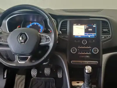 Renault Mégane 2016 - 16190 EUR, 93255 km - AUTO.MOTO.pt - 93255km - foto 4 de 11