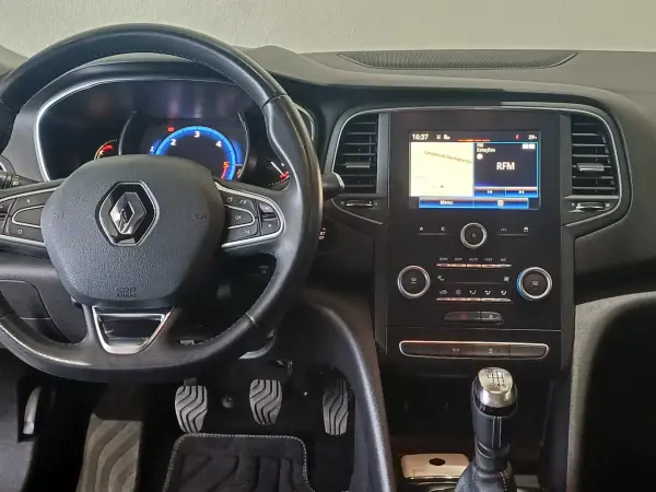 Renault Mégane 2016 - 16190 EUR, 93255 km - AUTO.MOTO.pt - 93255km - foto 4 de 11