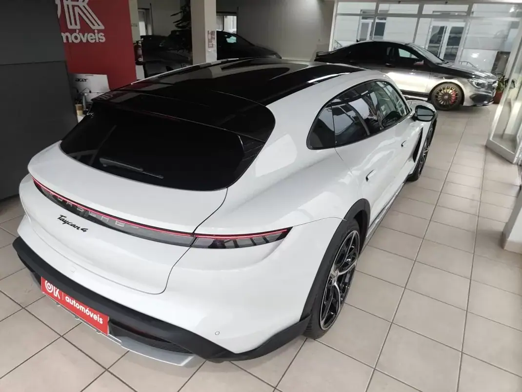 Porsche Taycan Cross Turismo 2022 - 65750 EUR, 55800 km - AUTO.MOTO.pt - 55800km - foto 12 de 40