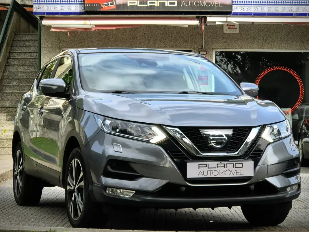 Nissan Qashqai 2017 - 18000 EUR, 112000 km - AUTO.MOTO.pt - 112000km - foto 1 de 20