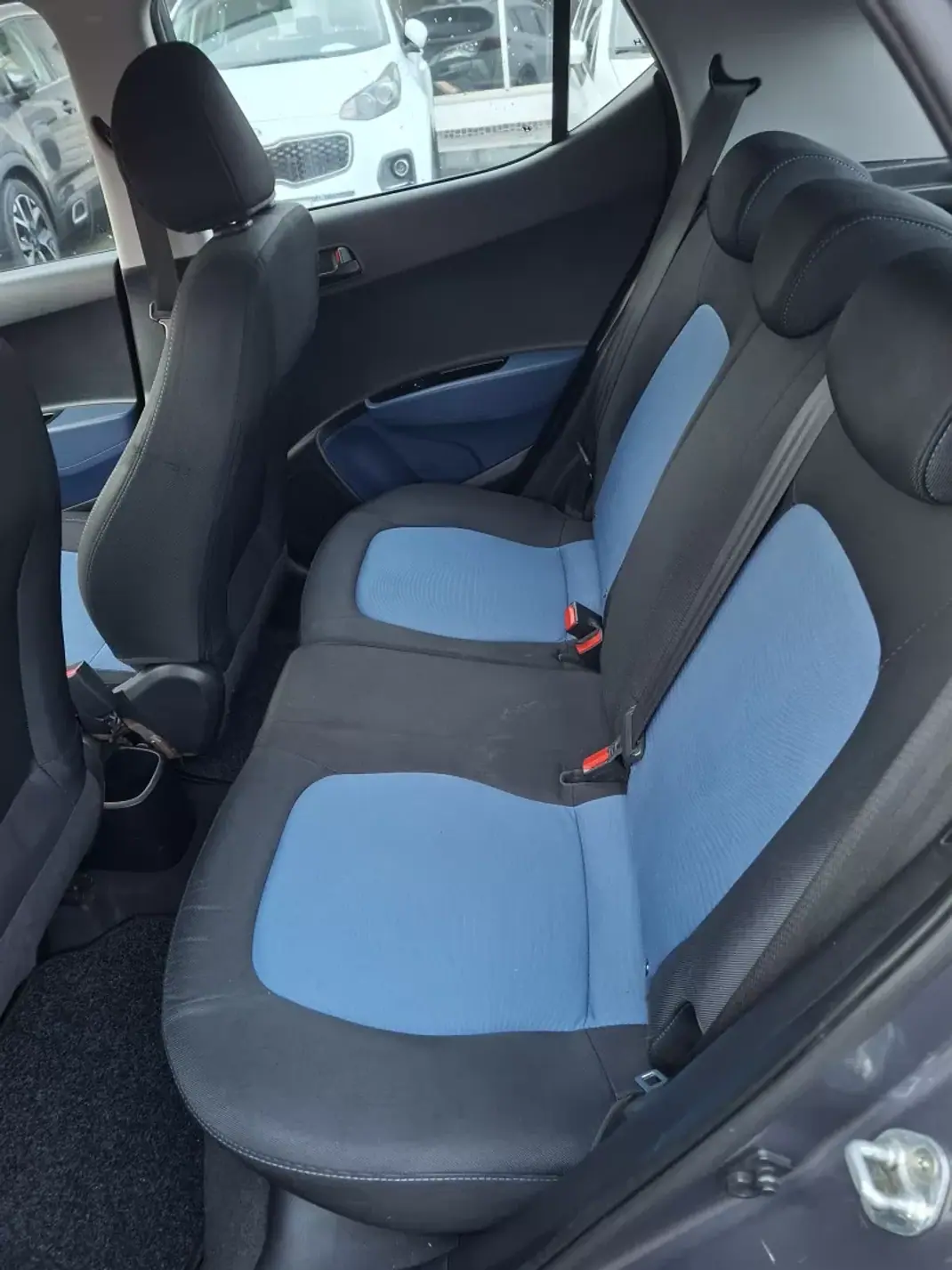 Hyundai i10 2016 - 8750 EUR, 92642 km - AUTO.MOTO.pt - 92642km - foto 13 de 24