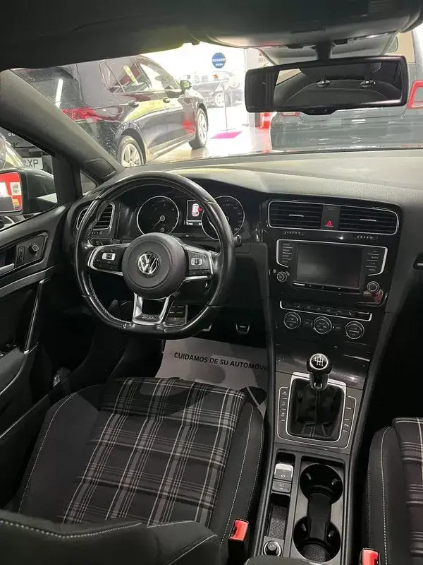 Volkswagen Golf 2015 - 18900 EUR, 147980 km - AUTO.MOTO.pt - 147980km - foto 7 de 16