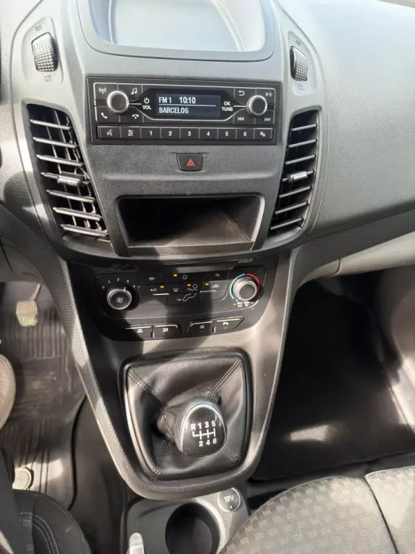 Ford Transit Connect 2018 - 12990 EUR, 152000 km - AUTO.MOTO.pt - 152000km - foto 16 de 20