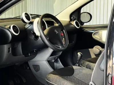 Peugeot 107 2011 - 6500 EUR, 168500 km - AUTO.MOTO.pt - 168500km - foto 8 de 39
