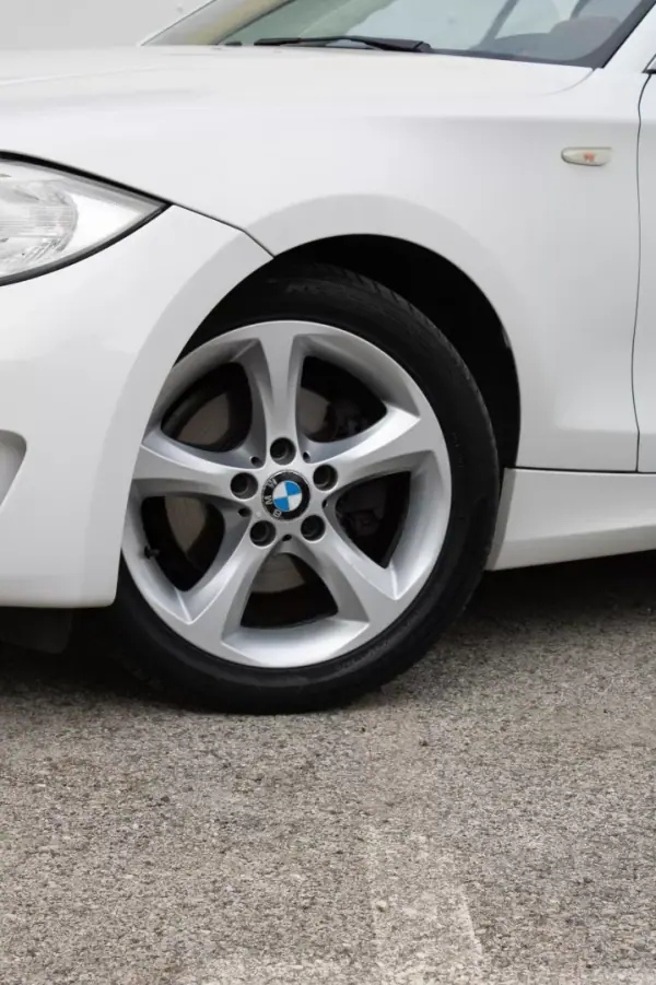 BMW 120 2013 - 14999 EUR, 152425 km - AUTO.MOTO.pt - 152425km - foto 10 de 36