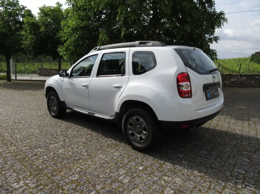 Dacia Duster 2015 - 10990 EUR, 208000 km - AUTO.MOTO.pt - 208000km - foto 6 de 35