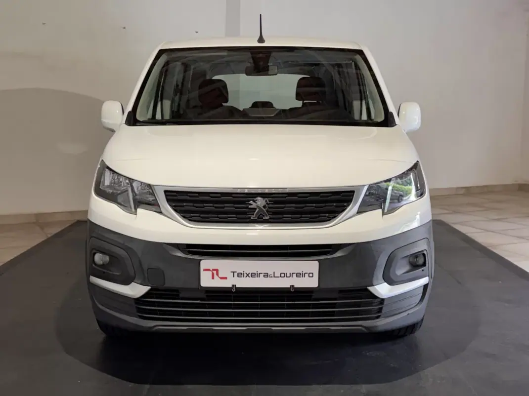 Peugeot Rifter 2019 - 18750 EUR, 92579 km - AUTO.MOTO.pt - 92579km - foto 2 de 22