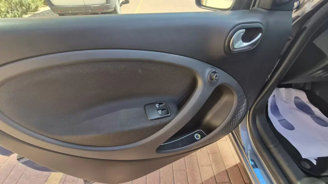 Smart ForFour 2017 - 12890 EUR, 50000 km - 50000km - foto 9 de 14