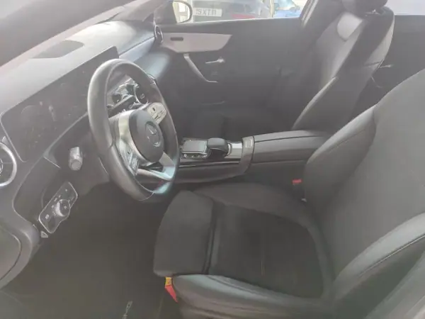 Mercedes-Benz A 220 Limousine 2020 - 30900 EUR, 30000 km - AUTO.MOTO.pt - 30000km - foto 11 de 43