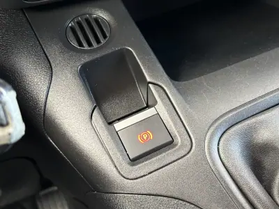 Peugeot PARTNER 1.6 BLUEHDI 3 LUGARES 2019 - 13900 EUR, 97000 km - AUTO.MOTO.pt - 97000km - foto 28 de 34