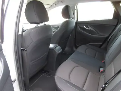 Hyundai i30 2019 - 14990 EUR, 108000 km - 108000km - foto 22 de 42
