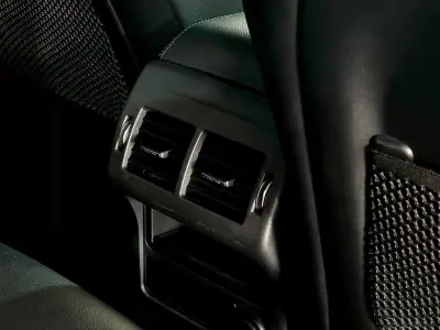 Jaguar XE 2017 - 16900 EUR, 230128 km - AUTO.MOTO.pt - 230128km - foto 18 de 28