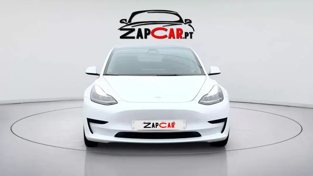 Tesla Model 3 2022 - 28500 EUR, 45186 km - AUTO.MOTO.pt - 45186km - foto 9 de 15