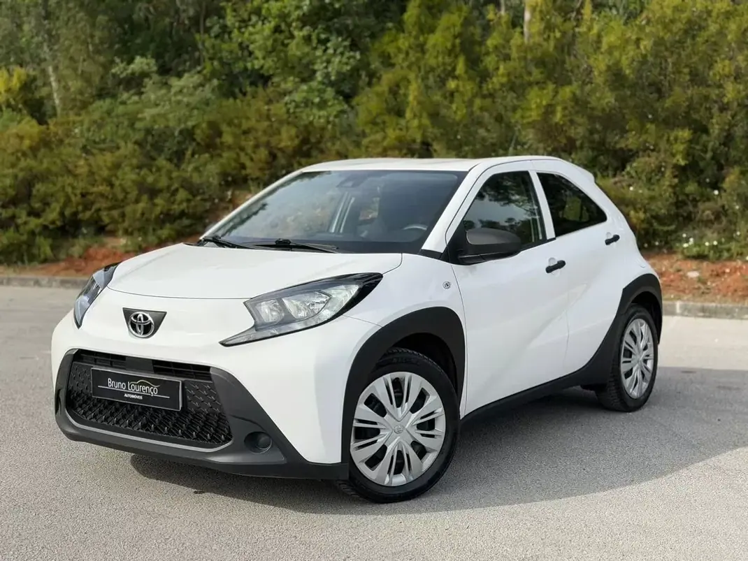Toyota Aygo X 2023 - 13900 EUR, 102563 km - AUTO.MOTO.pt - 102563km - foto 11 de 16