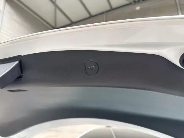 Tesla Model 3 2021 - 27950 EUR, 49088 km - AUTO.MOTO.pt - 49088km - foto 54 de 59