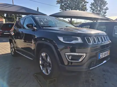 Jeep Compass 2018 - 23500 EUR, 73000 km - AUTO.MOTO.pt - 73000km - foto 3 de 9