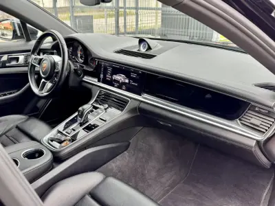 Porsche Panamera 2019 - 75990 EUR, 69000 km - AUTO.MOTO.pt - 69000km - foto 9 de 17
