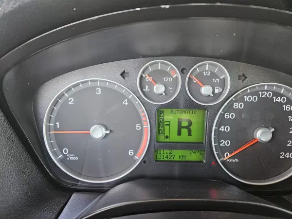 Ford Focus 2006 - 6750 EUR, 130000 km - AUTO.MOTO.pt - 130000km - foto 9 de 10