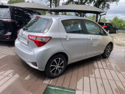Toyota Yaris 2020 - 15900 EUR, 21350 km - AUTO.MOTO.pt - 21350km - foto 2 de 21