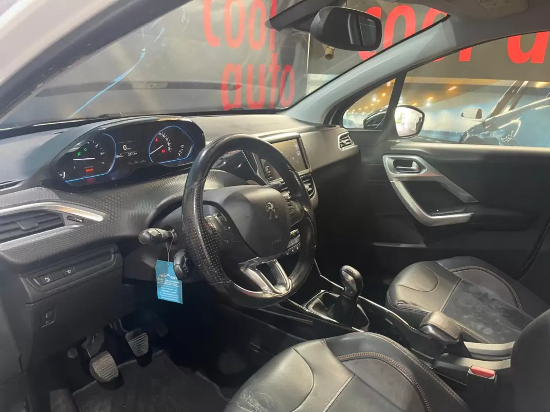 Peugeot 2008 2015 - 8500 EUR, 166000 km - AUTO.MOTO.pt - 166000km - foto 26 de 44