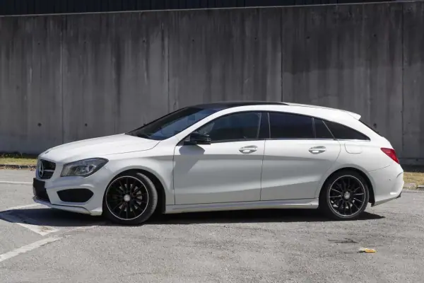 Mercedes-Benz CLA 220 2015 - 18900 EUR, 210888 km - 210888km - foto 2 de 16
