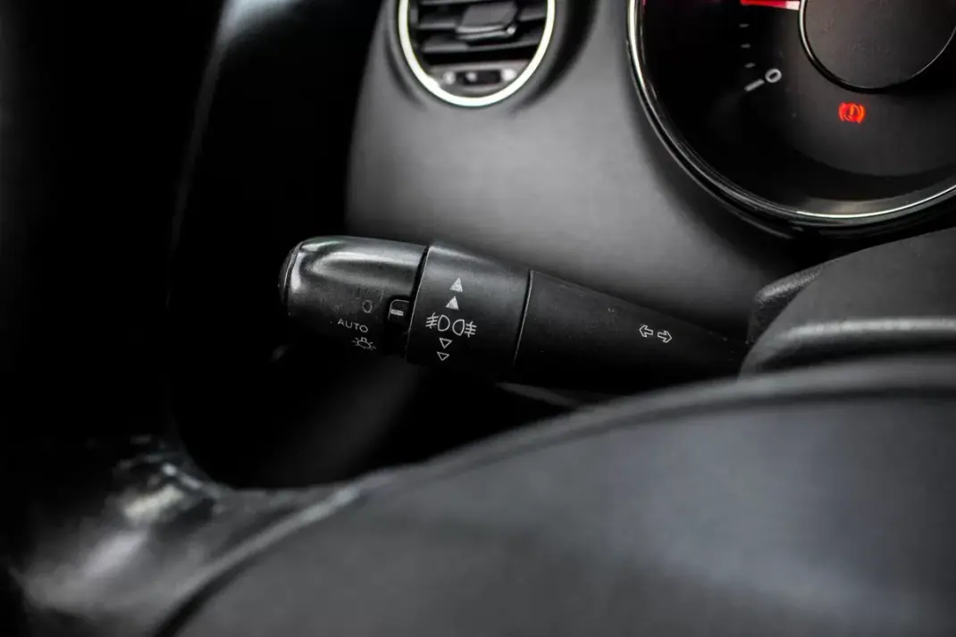 Peugeot 3008 2010 - 7490 EUR, 200623 km - AUTO.MOTO.pt - 200623km - foto 14 de 36