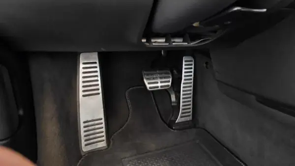 Audi R8 Coupé 2008 - 69500 EUR, 124927 km - AUTO.MOTO.pt - 124927km - foto 37 de 53
