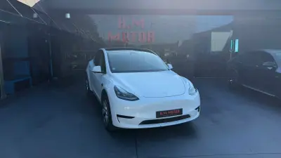 Tesla Model Y 2024 - 38500 EUR, 57000 km - 57000km - foto 1 de 9