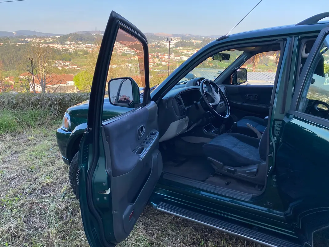 Mitsubishi Pajero 2001 - 12750 EUR, 199500 km - AUTO.MOTO.pt - 199500km - foto 11 de 11