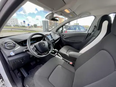 Renault Zoe 2019 - 12750 EUR, 46662 km - AUTO.MOTO.pt - 46662km - foto 9 de 32