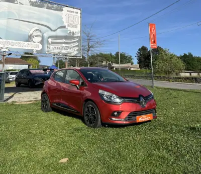 Renault Clio 2017 - 9900 EUR, 154000 km - AUTO.MOTO.pt - 154000km - foto 2 de 12