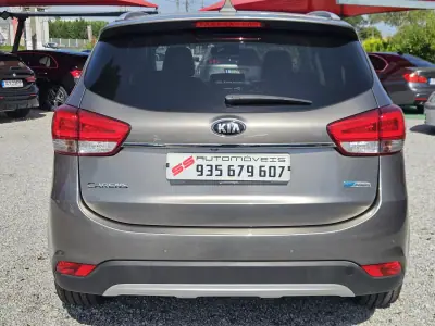 Kia Carens 2018 - 17700 EUR, 104900 km - AUTO.MOTO.pt - 104900km - foto 7 de 52