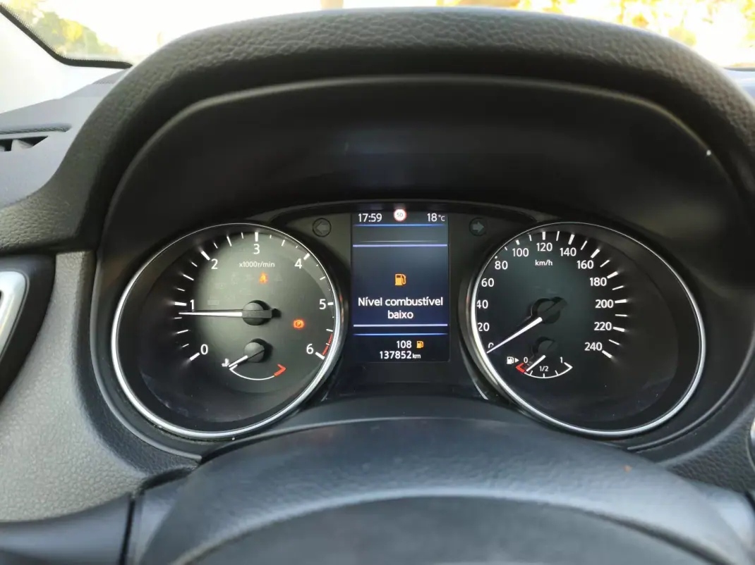 Nissan Qashqai 2020 - 21900 EUR, 138000 km - AUTO.MOTO.pt - 138000km - foto 11 de 16