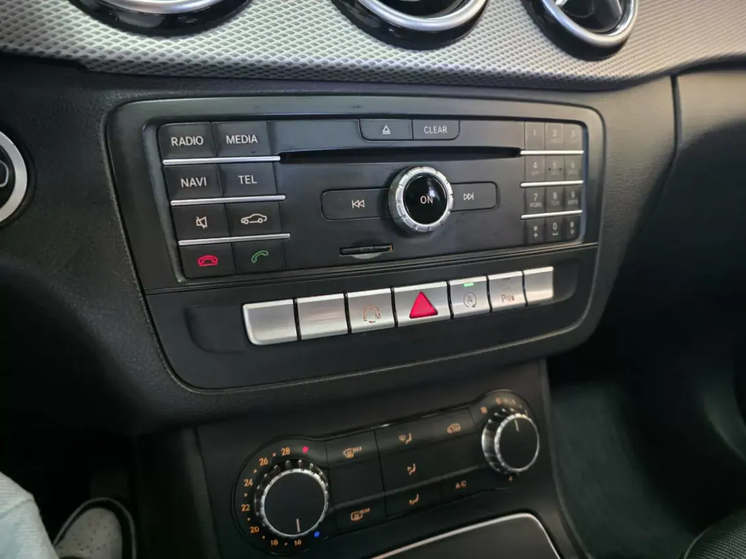 Mercedes-Benz B 180 2015 - 14490 EUR, 178000 km - AUTO.MOTO.pt - 178000km - foto 7 de 16