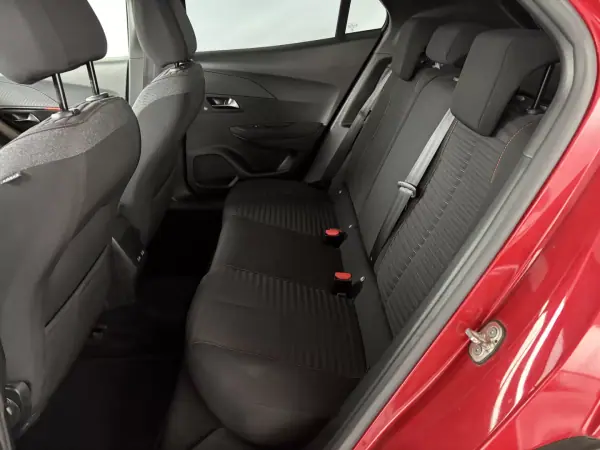Peugeot e-2008 2020 - 19500 EUR, 65060 km - AUTO.MOTO.pt - 65060km - foto 9 de 13