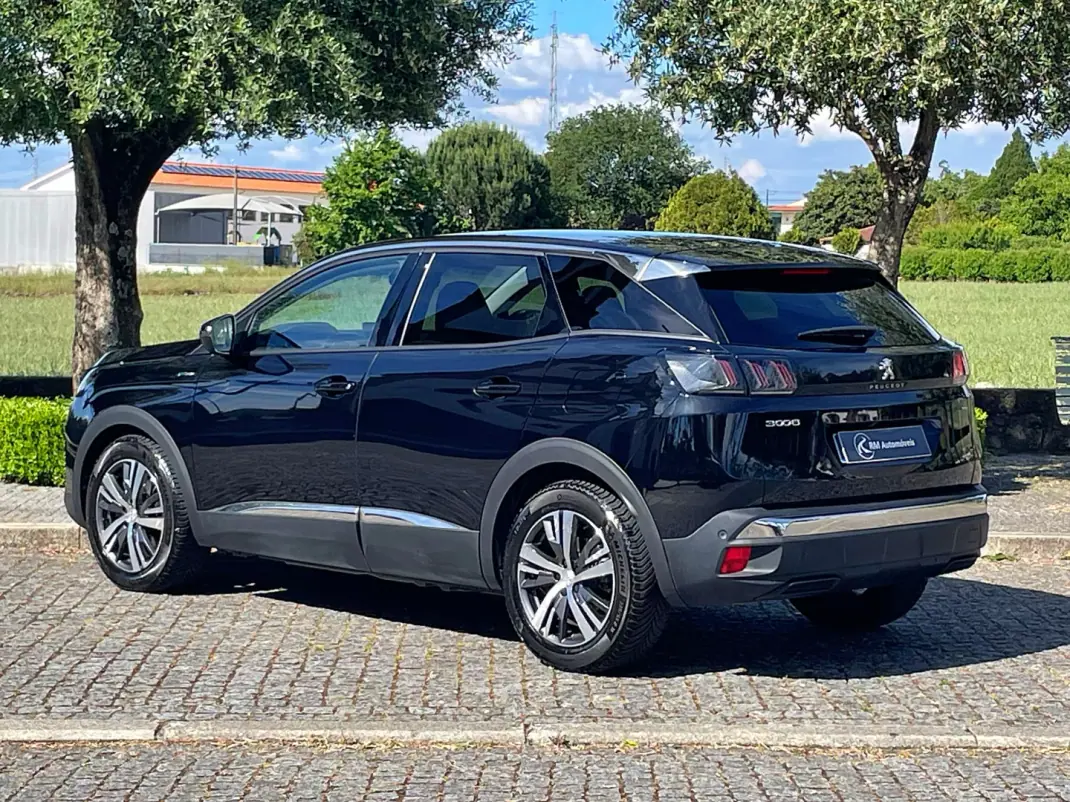 Peugeot 3008 2023 - 24900 EUR, 83000 km - AUTO.MOTO.pt - 83000km - foto 8 de 39