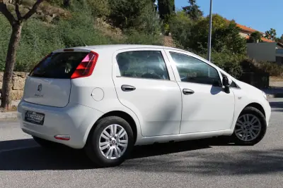 Fiat Punto 2017 — foto 5 de 30