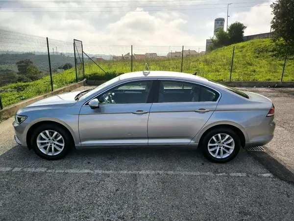 Volkswagen Passat 2019 - 19950 EUR, 155079 km - AUTO.MOTO.pt - 155079km - foto 19 de 60