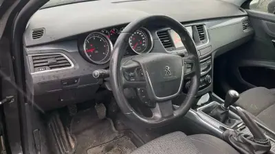 Peugeot 508 SW 2018 - 7999 EUR, 199950 km - AUTO.MOTO.pt - 199950km - foto 5 de 10