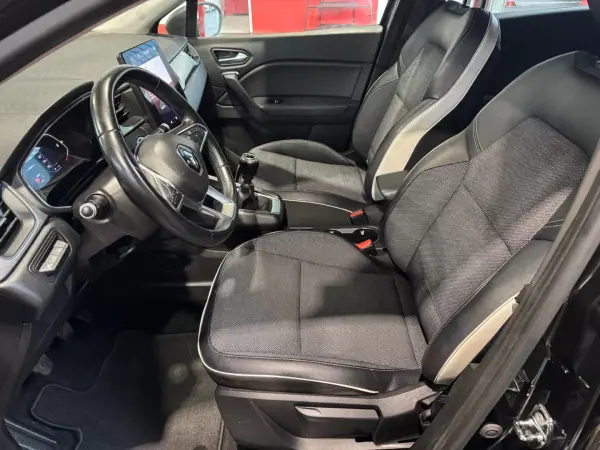 Renault Captur 2021 - 19250 EUR, 93431 km - AUTO.MOTO.pt - 93431km - foto 8 de 17