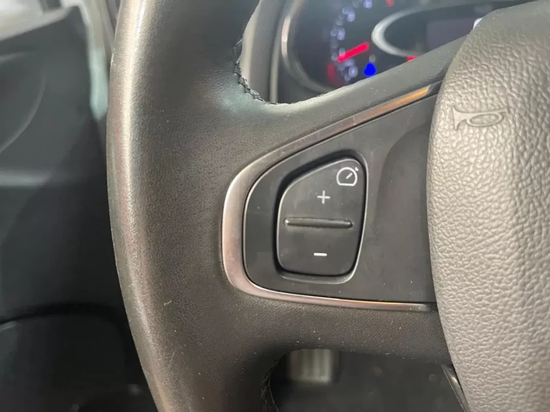 Renault Clio 2019 - 11750 EUR, 106000 km - AUTO.MOTO.pt - 106000km - foto 40 de 45