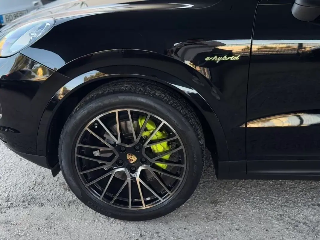 Porsche Cayenne Coupé 2019 - 64900 EUR, 158650 km - AUTO.MOTO.pt - 158650km - foto 16 de 16