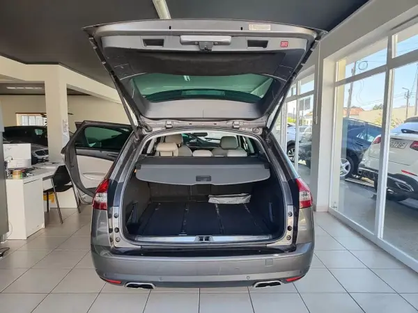 Citroën C5 Tourer 2017 - 9500 EUR, 248400 km - AUTO.MOTO.pt - 248400km - foto 15 de 38