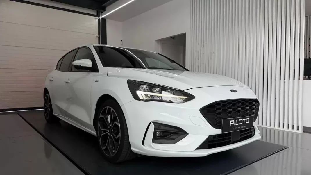 Ford Focus 2020 - 13990 EUR, 171057 km - AUTO.MOTO.pt - 171057km - foto 5 de 30