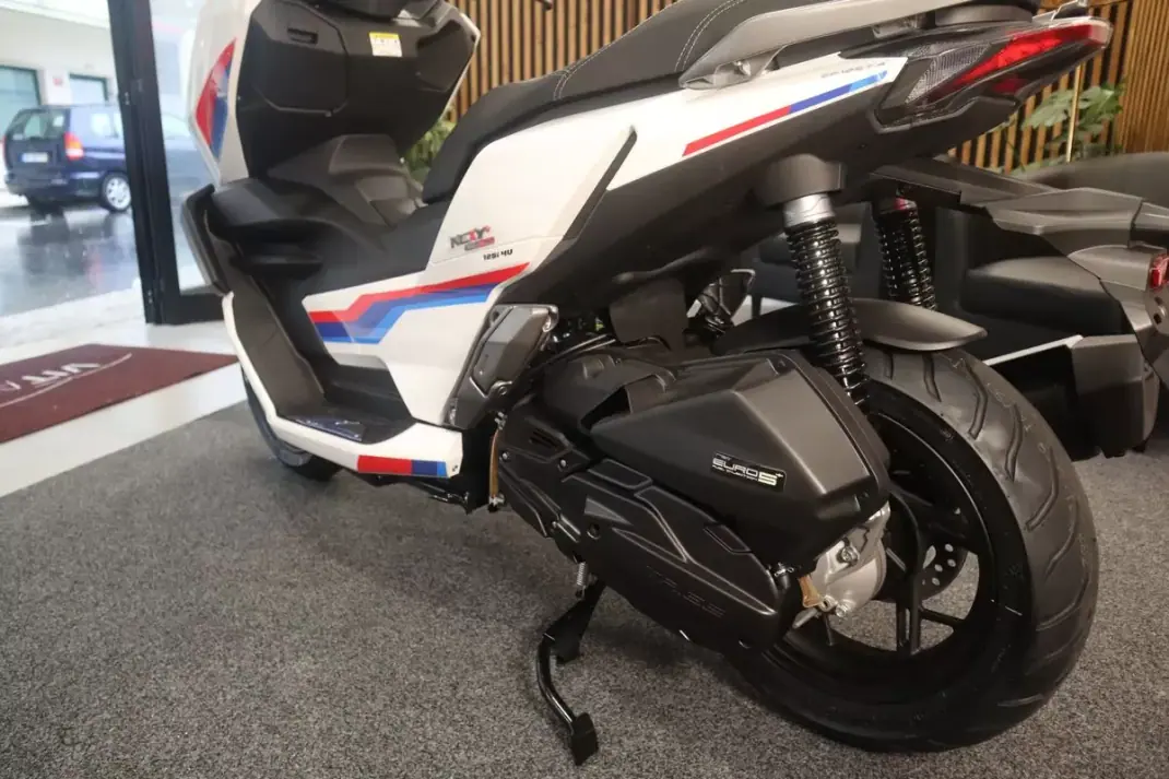 2026 - 2990 EUR, 1 km - AUTO.MOTO.pt - 1km - foto 14 de 27